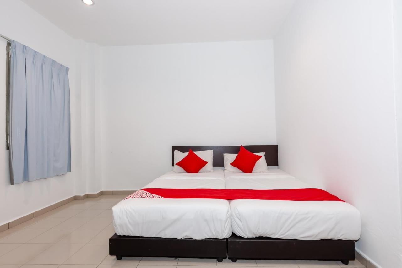 Oyo 1090 Hollitel Hotel Melaka Eksteriør bilde