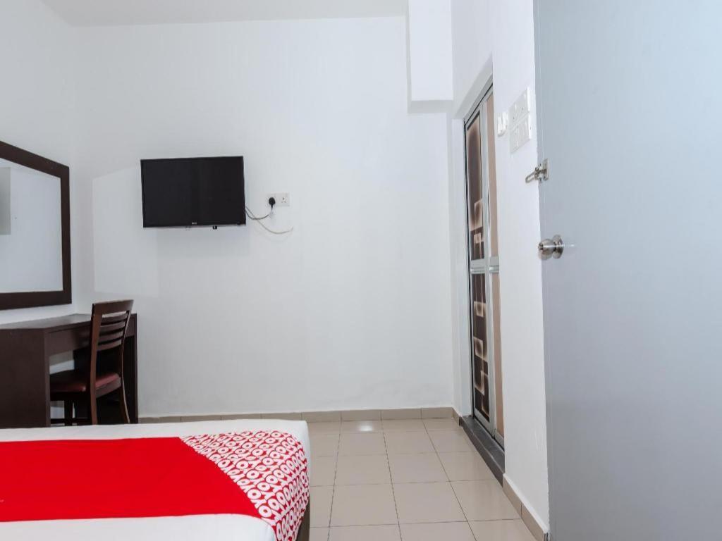 Oyo 1090 Hollitel Hotel Melaka Eksteriør bilde