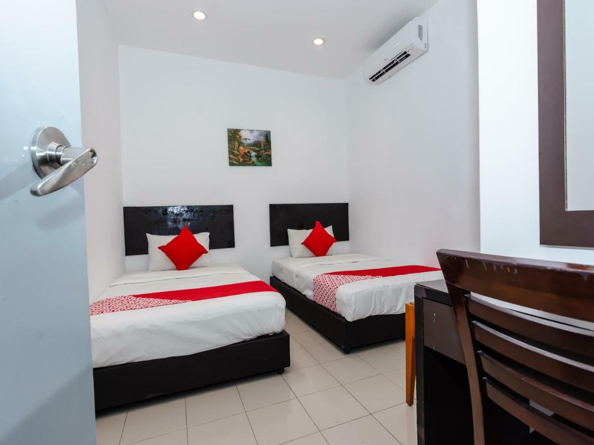 Oyo 1090 Hollitel Hotel Melaka Eksteriør bilde